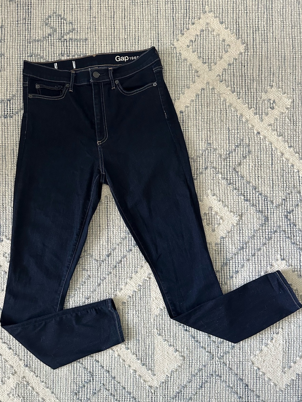 Gap 1969 Women’s Dark Wash Skinny Jeans – Size 30 Regular